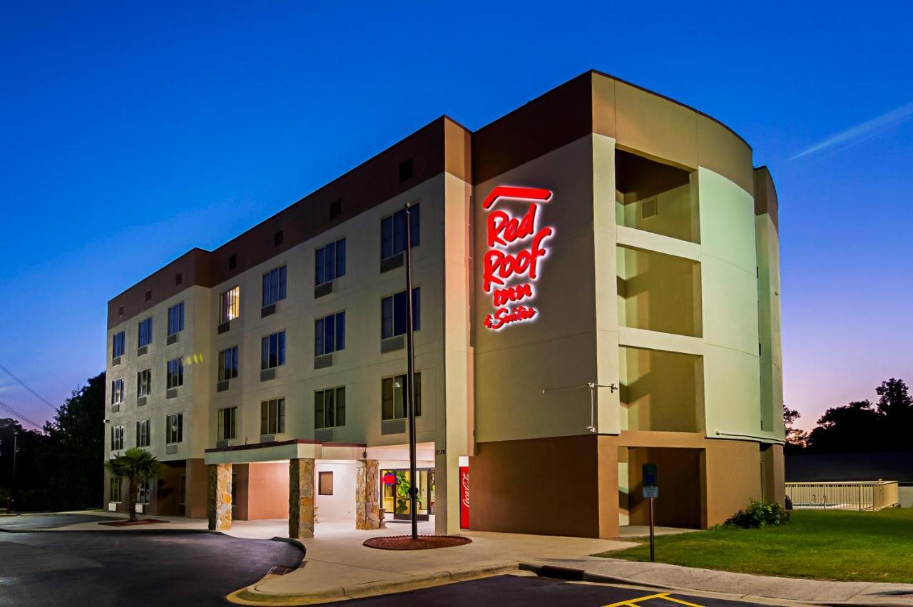 Red Roof Inn & Suites Fayetteville-Fort Bragg Exterior photo